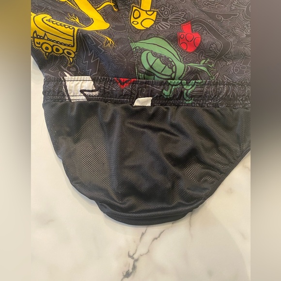 Quiksilver boys swim trunk size large - Picture 9 of 10